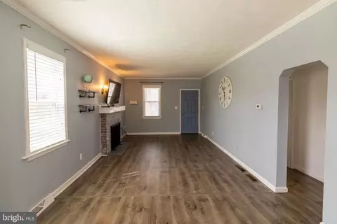 Living - 6623 Bushey St, Baltimore, MD 21224 photo 4 of 4
