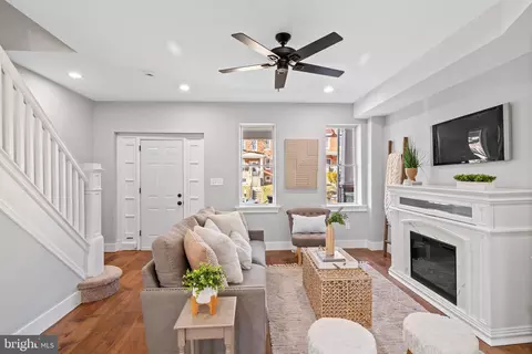 Living - 4029 Fairfax Rd, Baltimore, MD 21216 photo 4 of 6