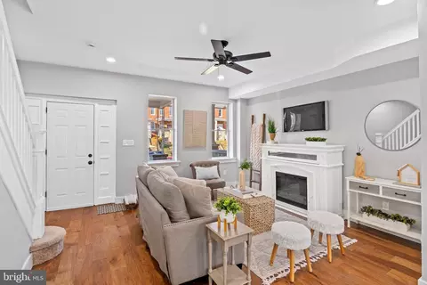 Living - 4029 Fairfax Rd, Baltimore, MD 21216 photo 5 of 6