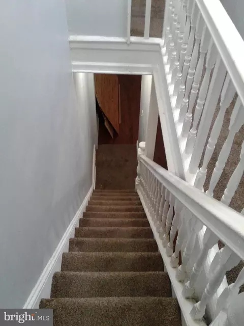 Entry Way - 1671 Cliftview Ave, Baltimore, MD 21213 photo 2 of 6