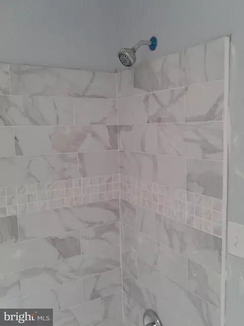 Bath - 1671 Cliftview Ave, Baltimore, MD 21213 photo 1 of 4