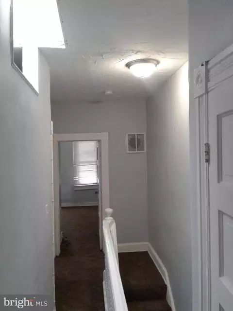 Entry Way - 1671 Cliftview Ave, Baltimore, MD 21213 photo 3 of 6