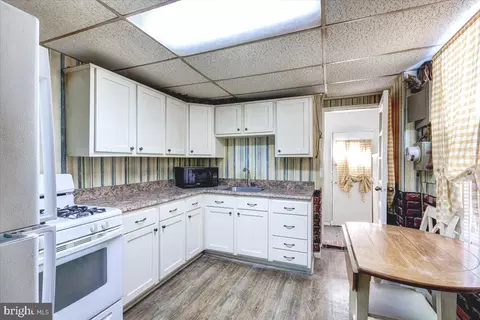 1139 Hull St, Baltimore, MD 21230 photo 5