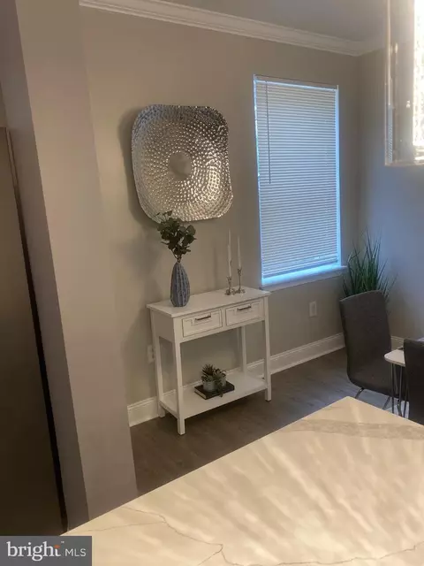 Entry Way - 3129 Cliftmont Ave, Baltimore, MD 21213 photo 4 of 11