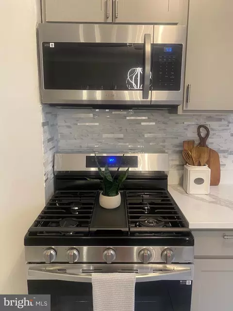 Kitchen - 3129 Cliftmont Ave, Baltimore, MD 21213 photo 7 of 15
