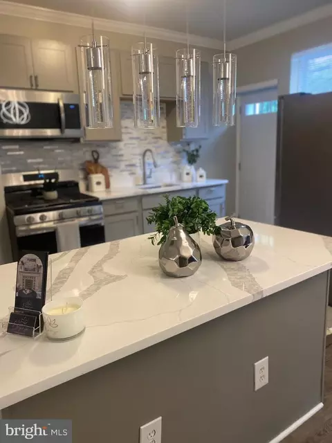 Kitchen - 3129 Cliftmont Ave, Baltimore, MD 21213 photo 3 of 15