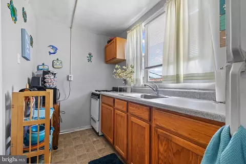 Kitchen - 818 E 35th St, Baltimore, MD 21218 photo 3 of 4