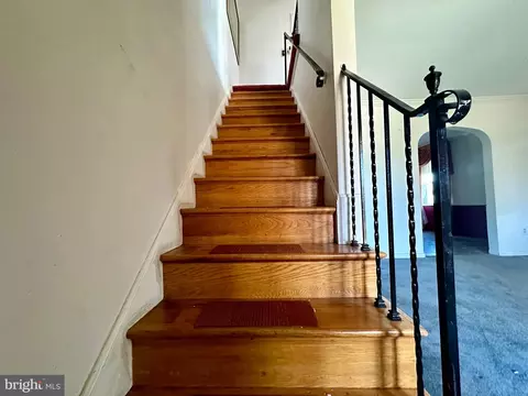 Entry Way - 5907 Walther Ave, Baltimore, MD 21206 photo 2 of 3