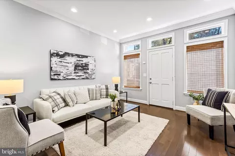 Living - 1720 E Pratt St, Baltimore, MD 21231 photo 1 of 3