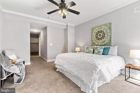 Bedroom - 1720 E Pratt St, Baltimore, MD 21231 photo 6 of 6