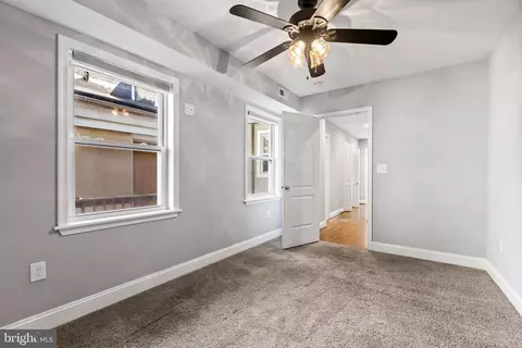 Bedroom - 1720 E Pratt St, Baltimore, MD 21231 photo 2 of 6