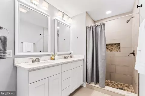 Bath - 1720 E Pratt St, Baltimore, MD 21231 photo 2 of 5