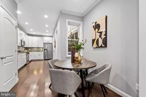 Dining - 1720 E Pratt St, Baltimore, MD 21231 photo 2 of 2