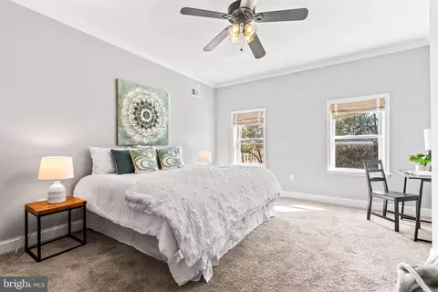 Bedroom - 1720 E Pratt St, Baltimore, MD 21231 photo 4 of 6