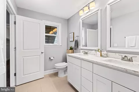 Bath - 1720 E Pratt St, Baltimore, MD 21231 photo 5 of 5