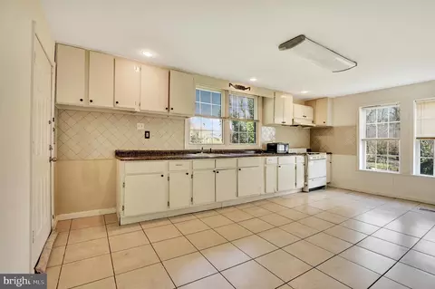 Kitchen - 112 S Monastery Ave S, Baltimore, MD 21229 photo 1 of 3