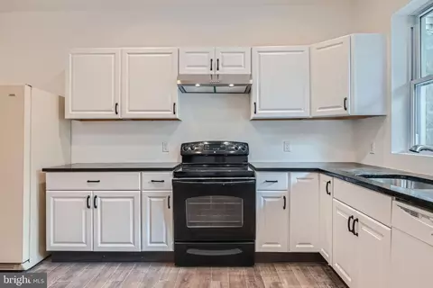 Kitchen - 2618 E Hoffman St, Baltimore, MD 21213 photo 6 of 6