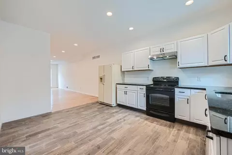 Kitchen - 2618 E Hoffman St, Baltimore, MD 21213 photo 2 of 6