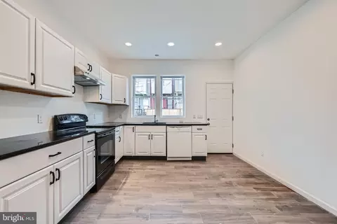 Kitchen - 2618 E Hoffman St, Baltimore, MD 21213 photo 3 of 6