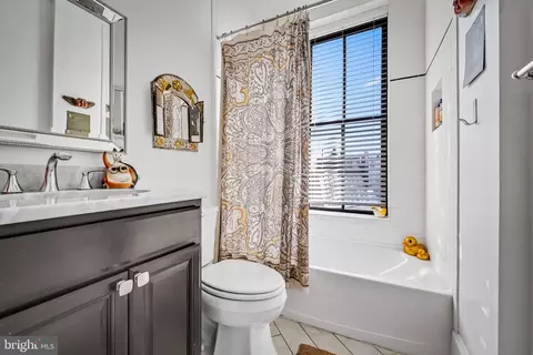 Bath - 1427 John St, Baltimore, MD 21217 photo 2 of 4
