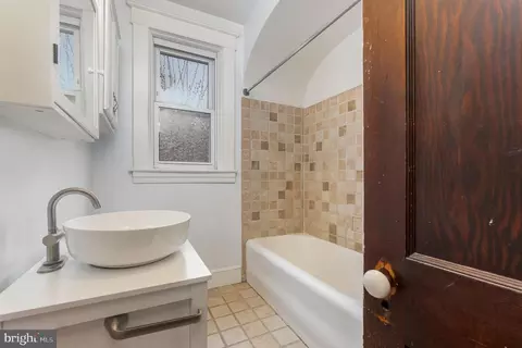 Bath - 3014 Beverly Rd, Baltimore, MD 21214 photo 2 of 2