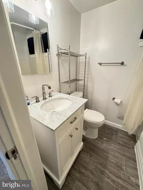 Bath - 3572 Juneway, Baltimore, MD 21213 photo 2 of 4