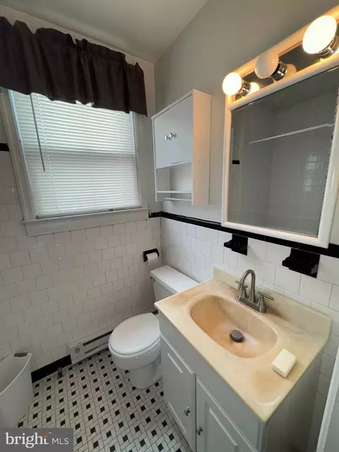 Bath - 3572 Juneway, Baltimore, MD 21213 photo 3 of 4