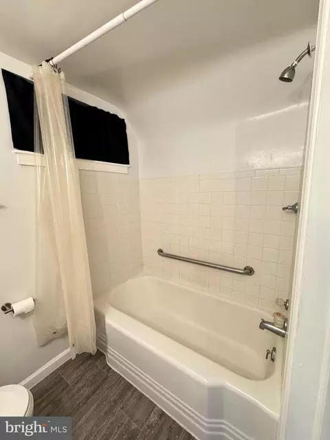 Bath - 3572 Juneway, Baltimore, MD 21213 photo 1 of 4