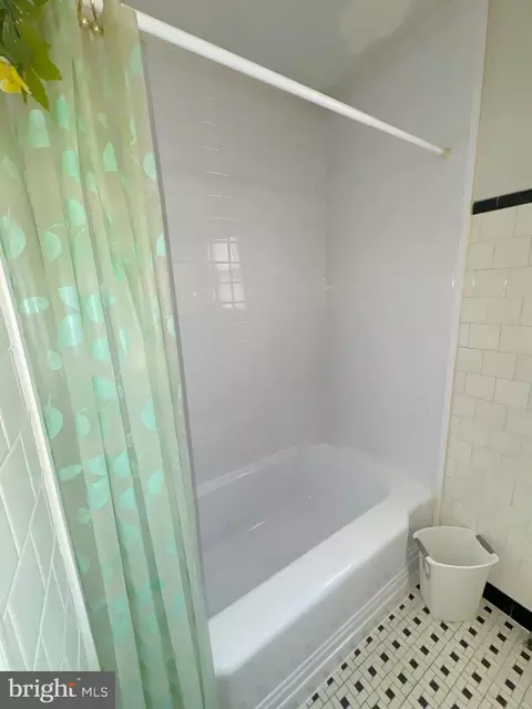 Bath - 3572 Juneway, Baltimore, MD 21213 photo 4 of 4