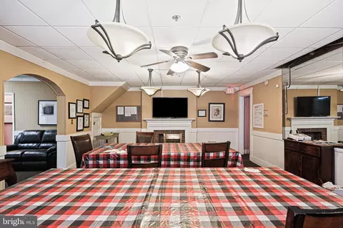 Living - 3333 Alto Rd, Baltimore, MD 21216 photo 3 of 3