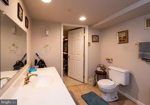 Bath - 4815 Laurel Ave, Baltimore, MD 21215 photo 4 of 4
