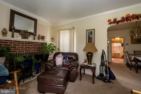 Living - 4815 Laurel Ave, Baltimore, MD 21215 photo 1 of 3