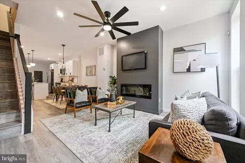 Living - 1805 N Caroline St, Baltimore, MD 21213 photo 3 of 5