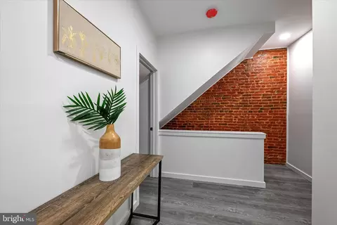 Entry Way - 1805 N Caroline St, Baltimore, MD 21213 photo 1 of 4