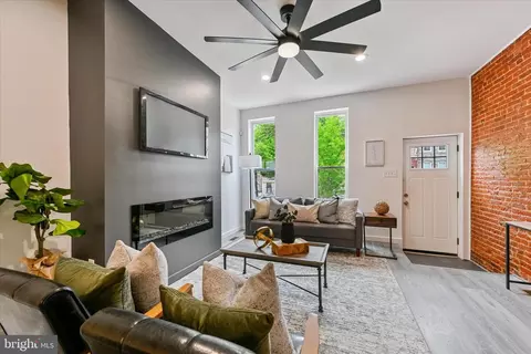 Living - 1805 N Caroline St, Baltimore, MD 21213 photo 2 of 5