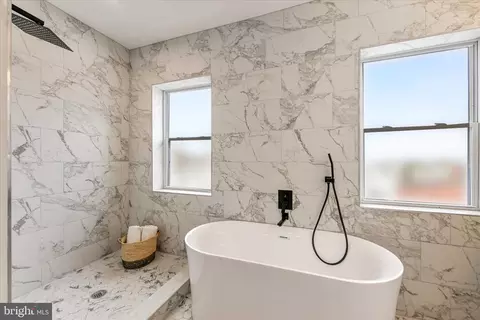 Bath - 1805 N Caroline St, Baltimore, MD 21213 photo 3 of 5
