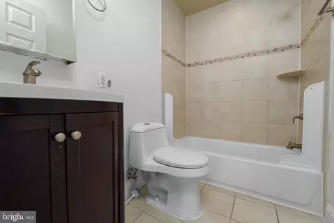 Bath - 3710 E Pratt St, Baltimore, MD 21224 photo 3 of 4