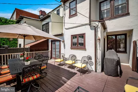 Exterior - 209 Ridgemede Rd, Baltimore, MD 21210 photo 11 of 12
