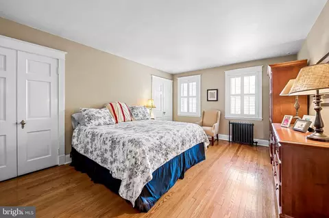Bedroom - 209 Ridgemede Rd, Baltimore, MD 21210 photo 5 of 11