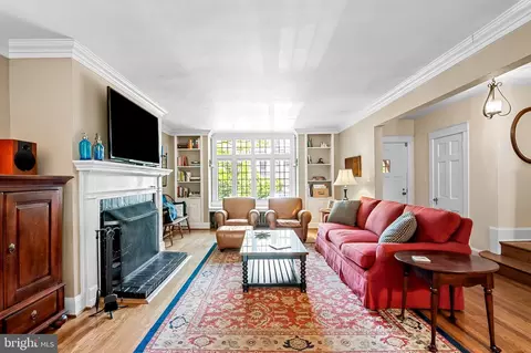Living - 209 Ridgemede Rd, Baltimore, MD 21210 photo 1 of 4