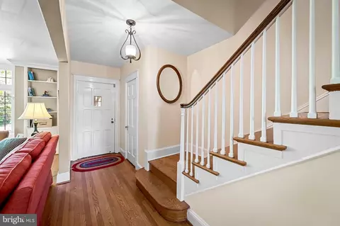 Entry Way - 209 Ridgemede Rd, Baltimore, MD 21210 photo 1 of 4