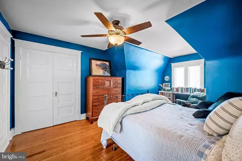 Bedroom - 209 Ridgemede Rd, Baltimore, MD 21210 photo 9 of 11