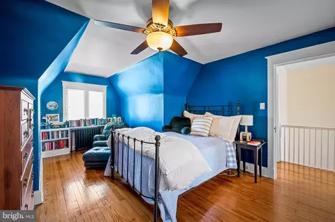 Bedroom - 209 Ridgemede Rd, Baltimore, MD 21210 photo 8 of 11