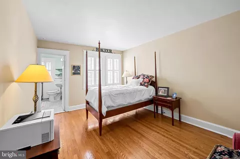 Bedroom - 209 Ridgemede Rd, Baltimore, MD 21210 photo 7 of 11