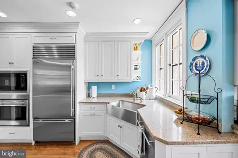 Kitchen - 209 Ridgemede Rd, Baltimore, MD 21210 photo 6 of 7