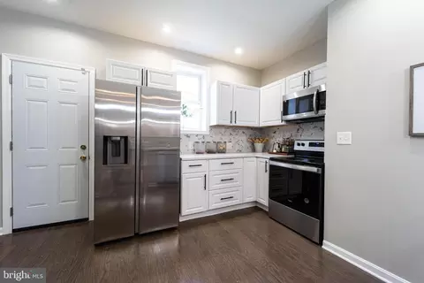 Kitchen - 714 E 41st St, Baltimore, MD 21218 photo 2 of 6