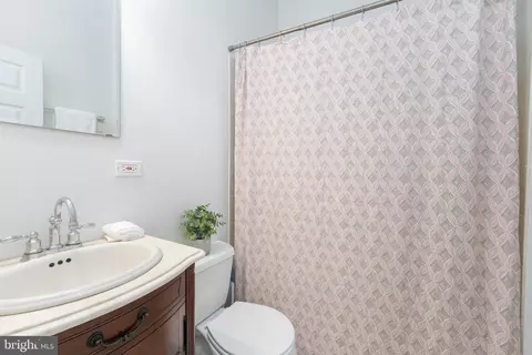 Bath - 2808 E Fairmount Ave E, Baltimore, MD 21224 photo 2 of 2