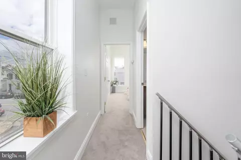 Entry Way - 2808 E Fairmount Ave E, Baltimore, MD 21224 photo 2 of 4