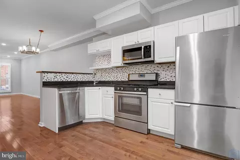 337 S Macon St, Baltimore, MD 21224 photo 3