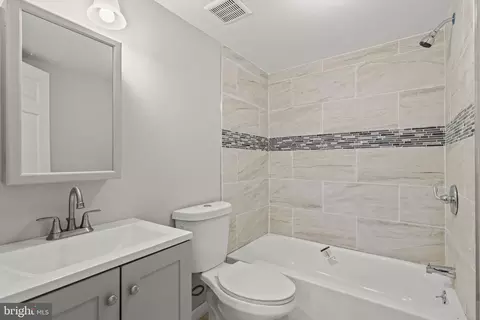 Bath - 3528 Overview Rd, Baltimore, MD 21215 photo 3 of 3